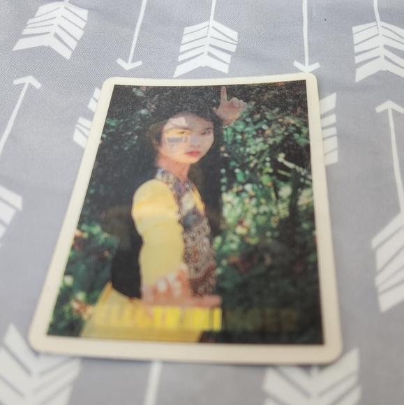 Holographic Yellow Power Ranger Trading Card - Picture 6 of 7